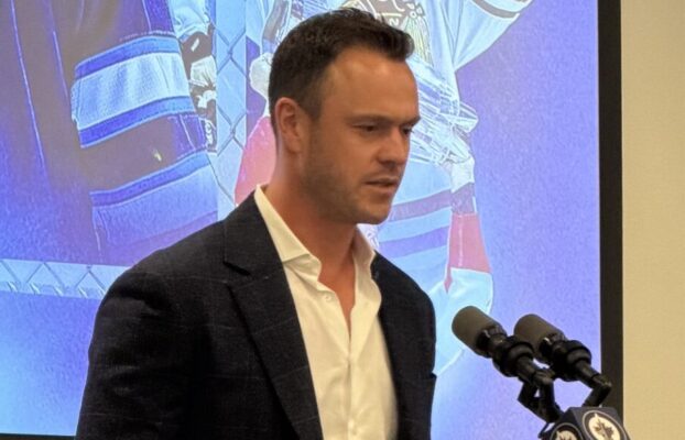 Jonathan Toews Returns to Dakota Community Centre for Retirement Announcement